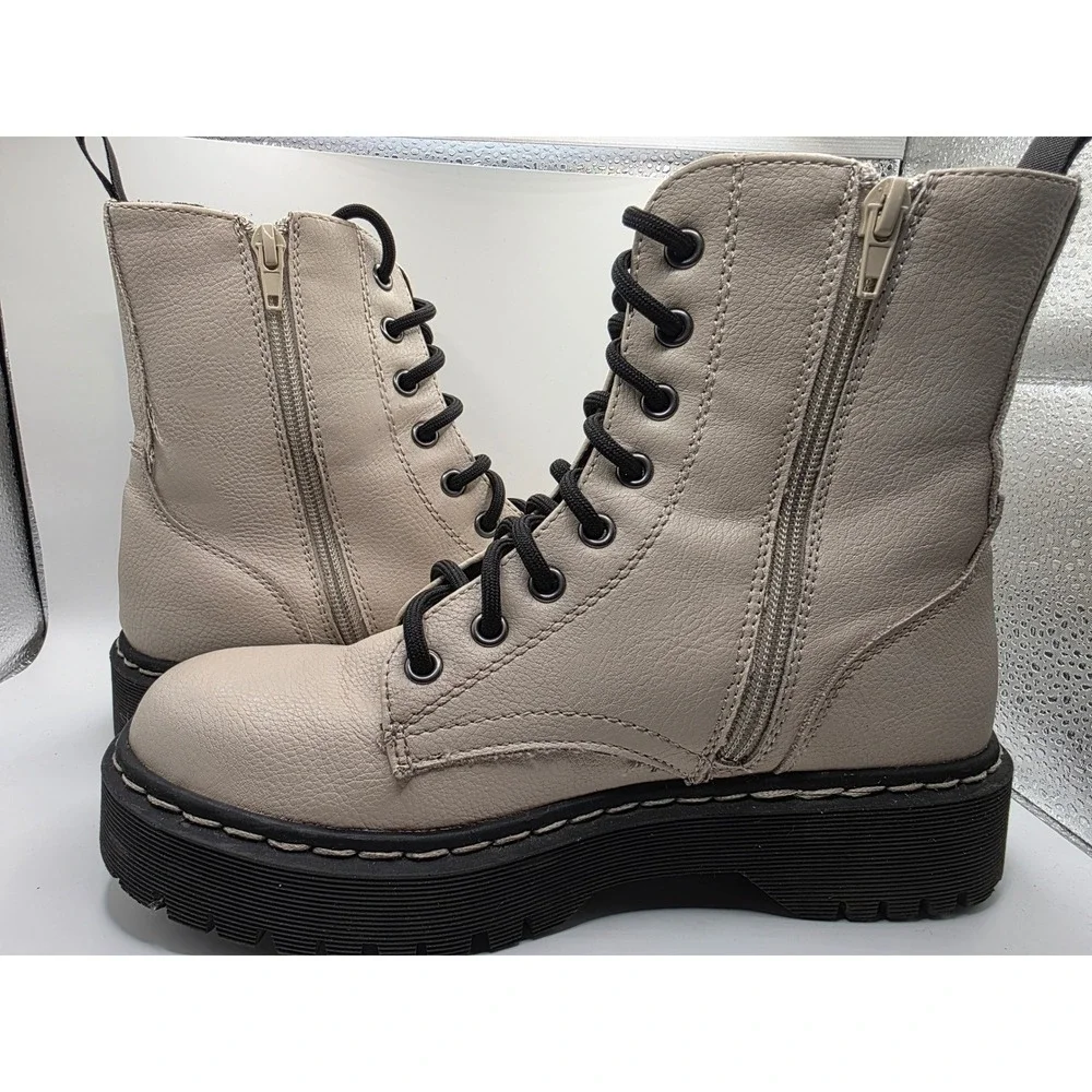 Sincerely Jules Harley Combat Boots Cream Beige Platform Lug Sole Mens 7 P2HRL10